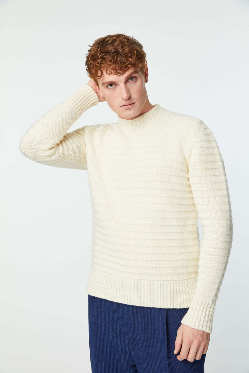 Cable knit turtleneck off white