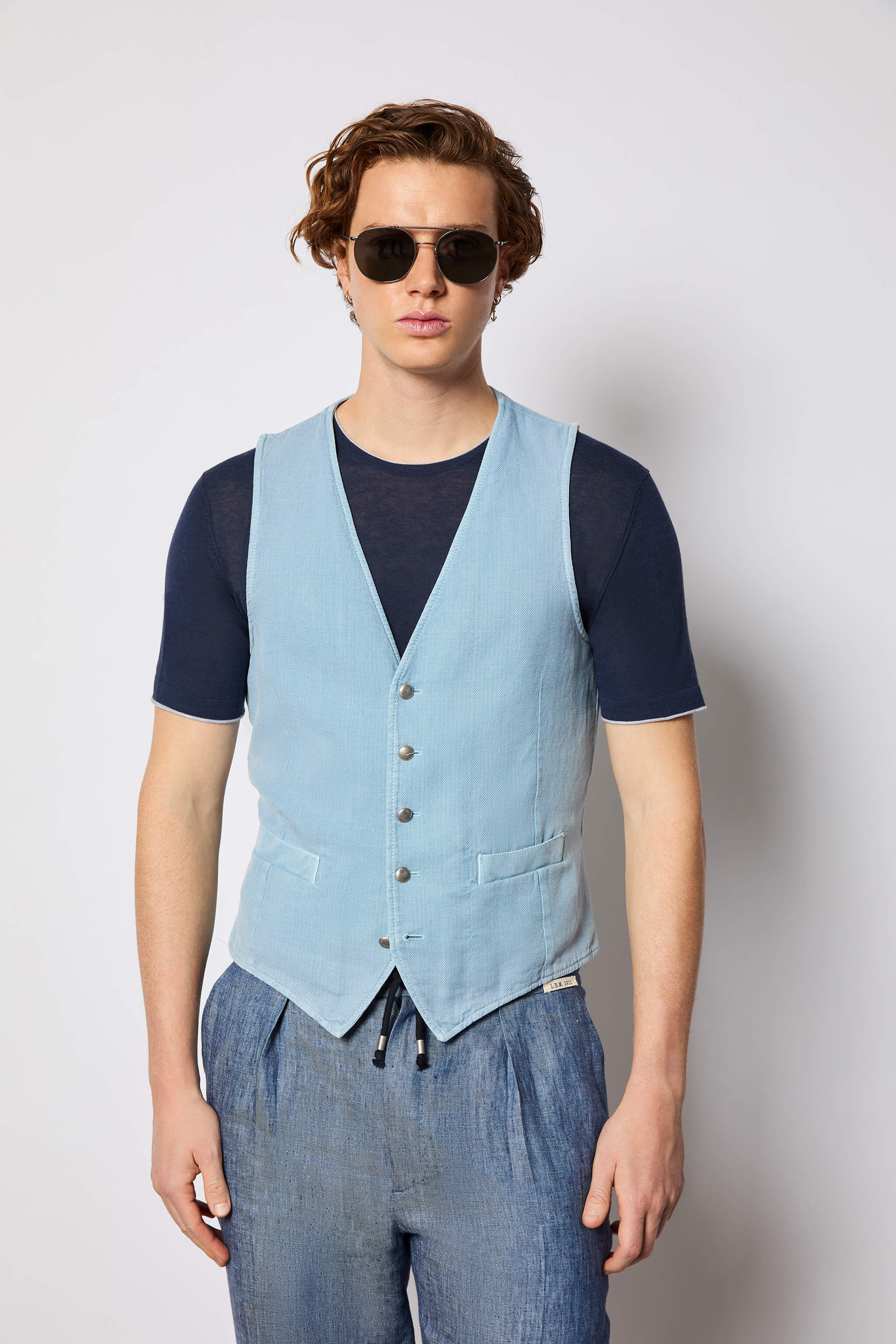 Garment-dyed MIKE vest - powder blue