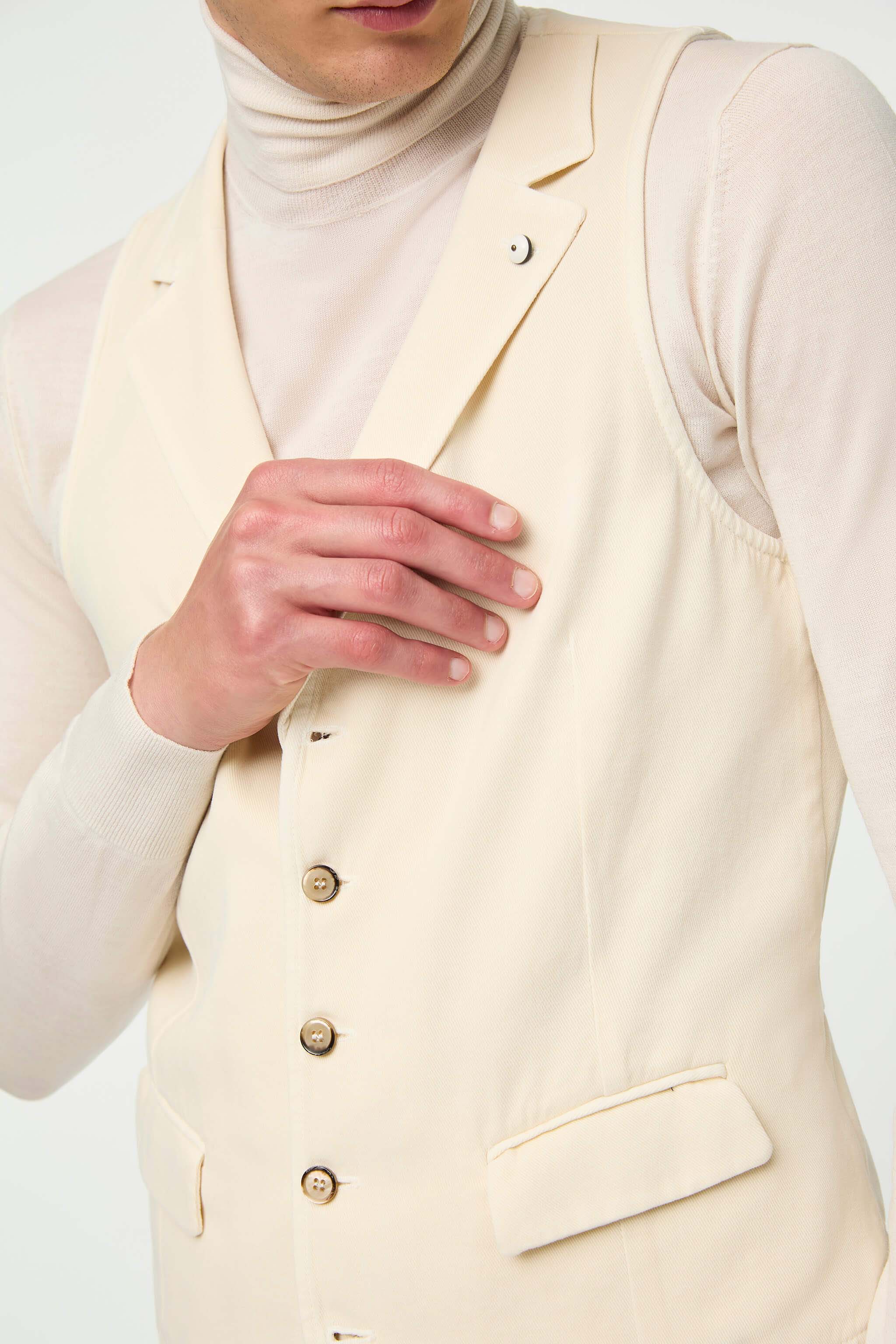 Garment-dyed OSCAR waistcoat off-white