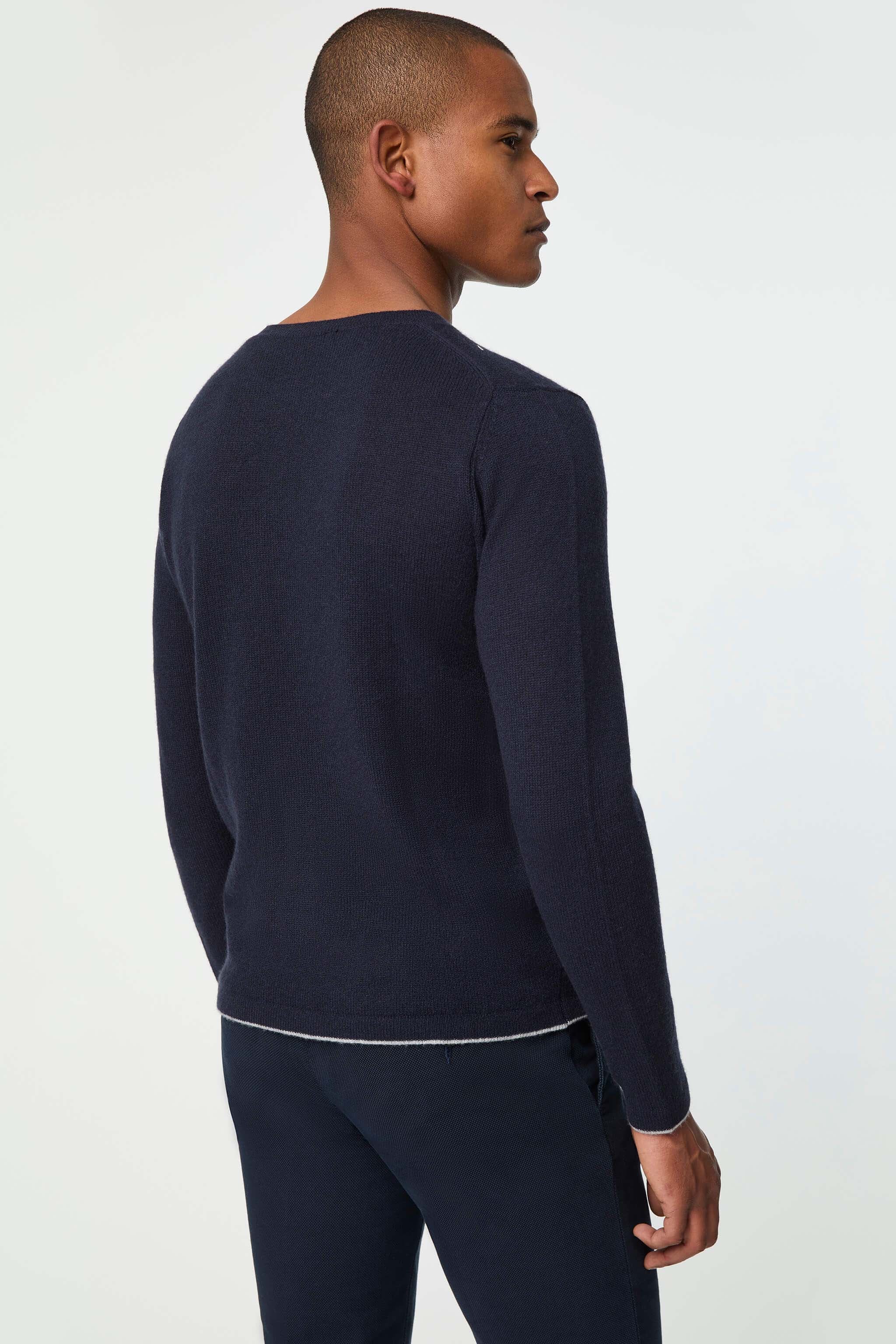 Maglia girocollo blu avio in cashmere