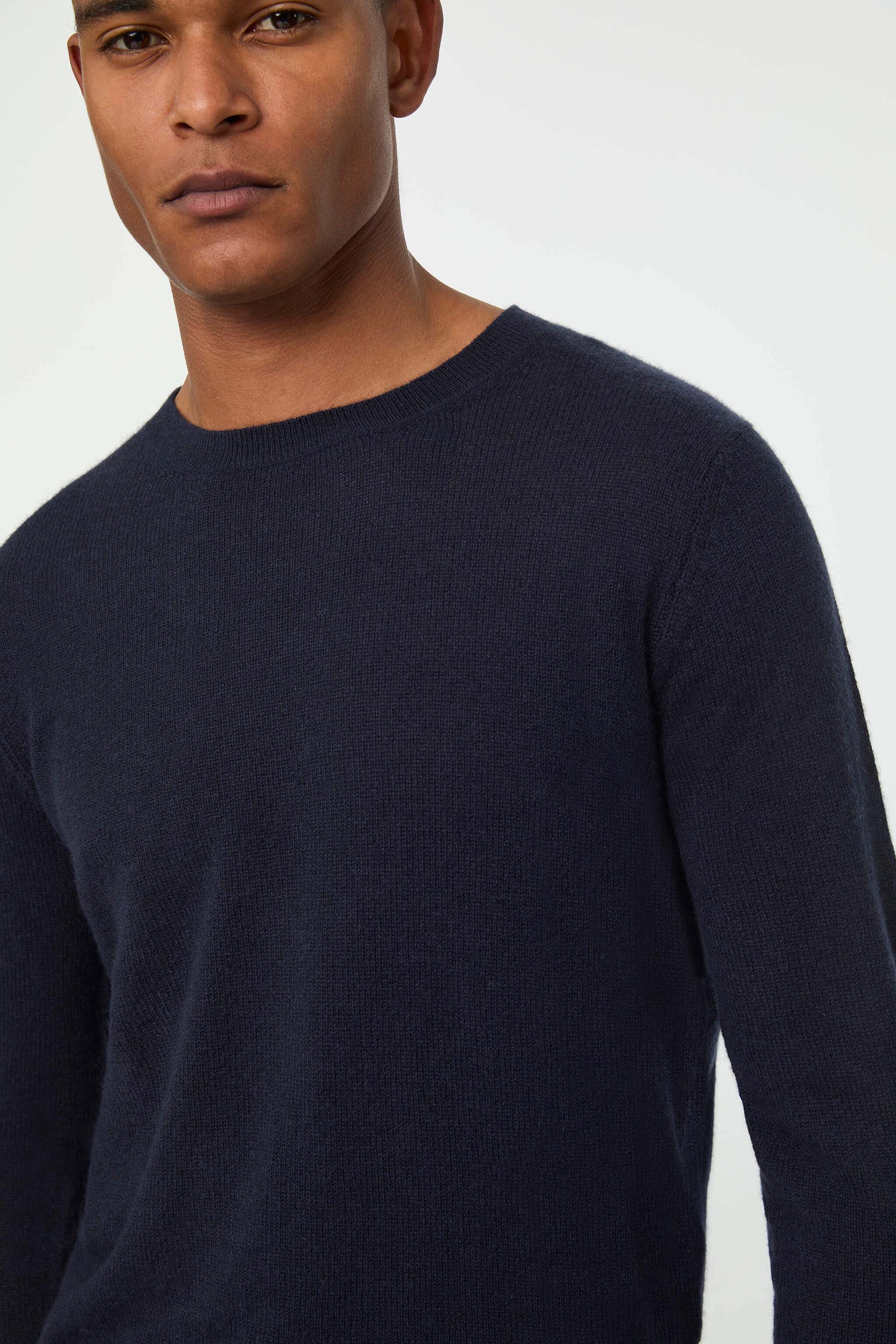 Cashmere crewneck in airforce blue