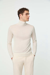 Thin-gauge turtleneck in white white