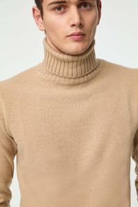 Beige turtleneck beige