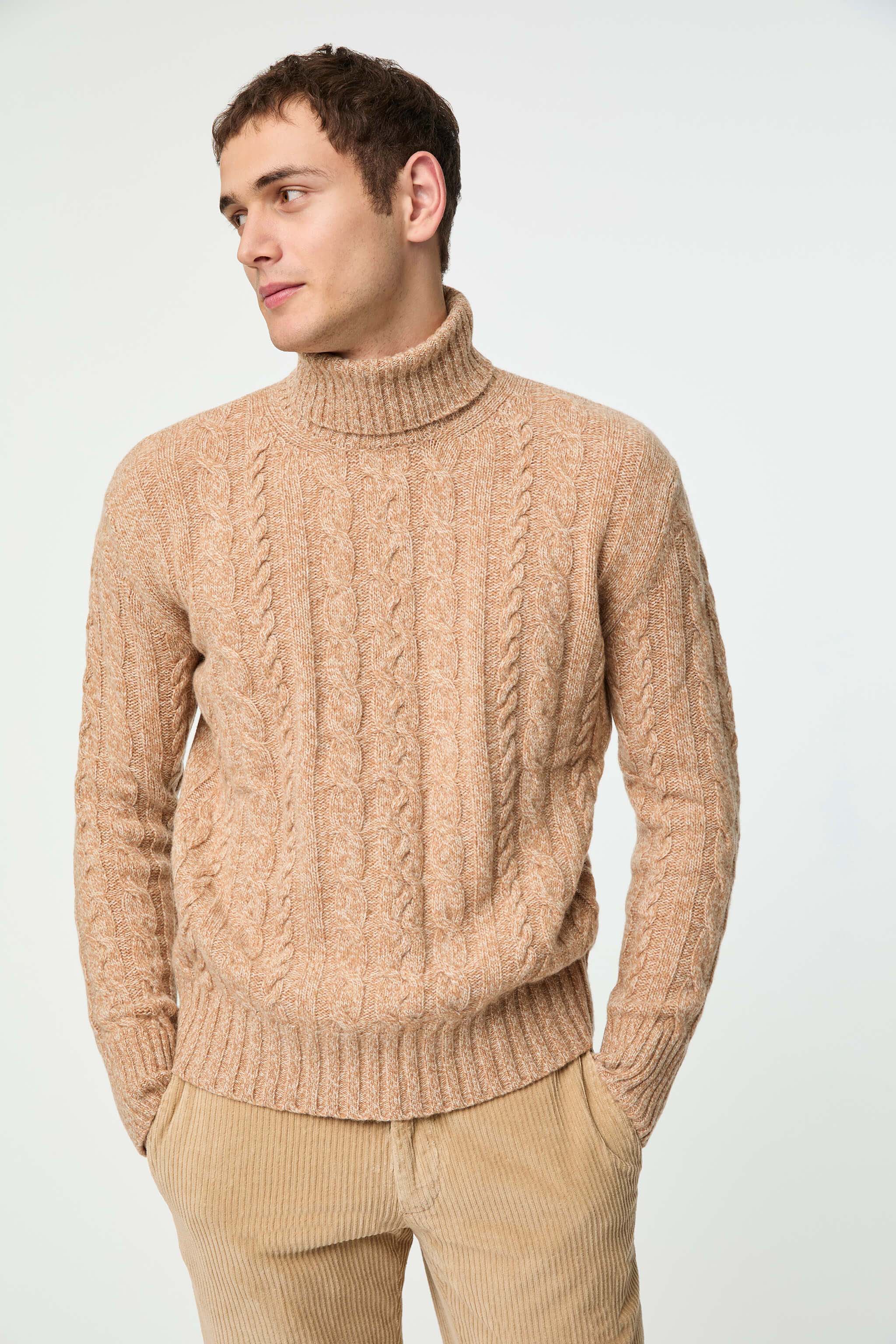 Cable knit turtleneck in beige