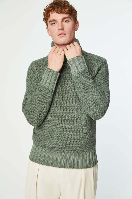 Cable knit turtleneck green