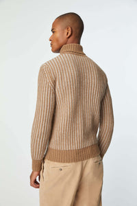 Ribbed knit turtleneck in camel earth