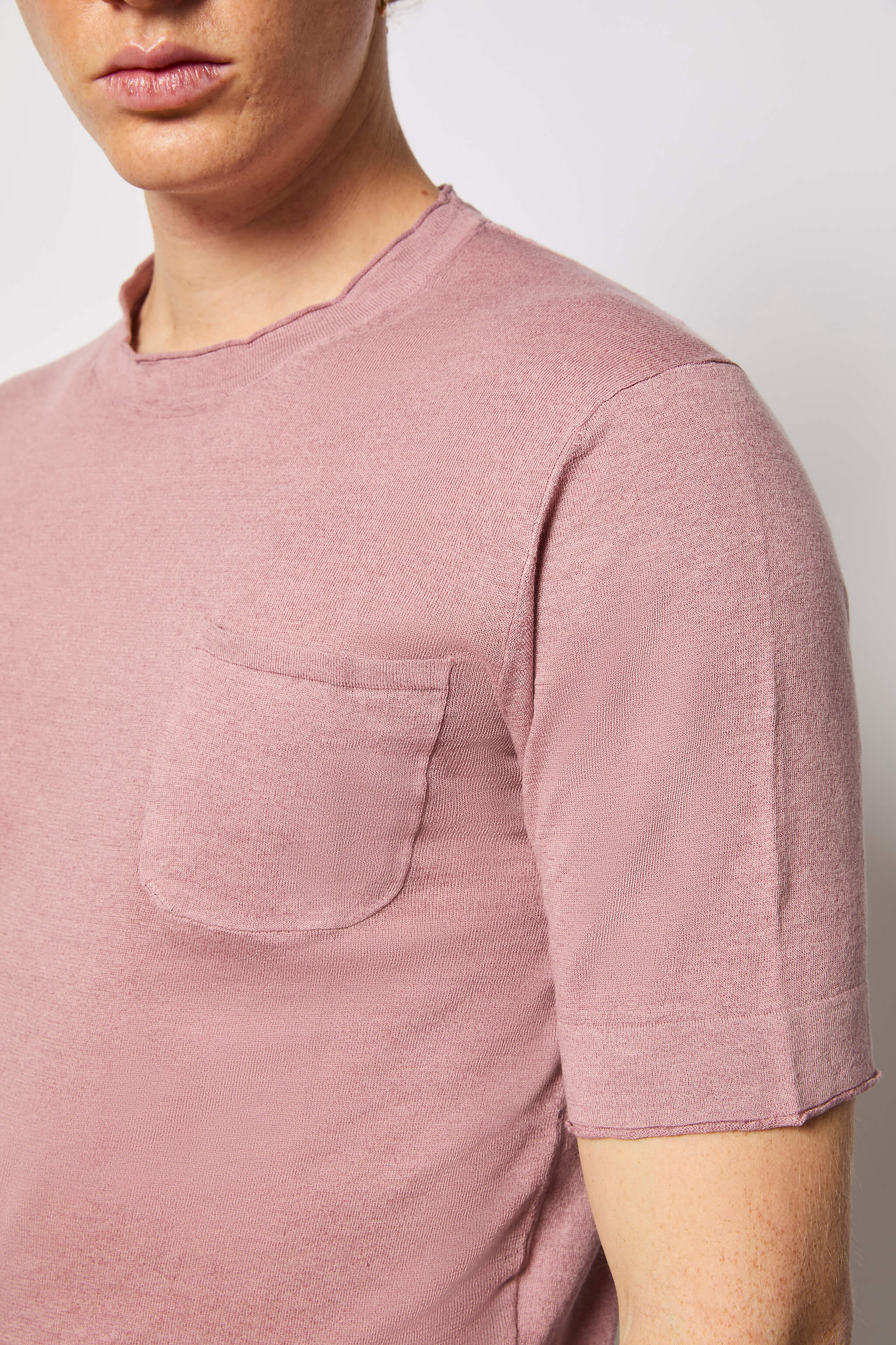 Maglia manica corta con taschino rosa