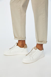 Retro-styled tennis shoe in sand beige