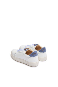 Retro tennis sneakers light blue