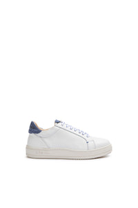 Retro tennis sneakers light blue