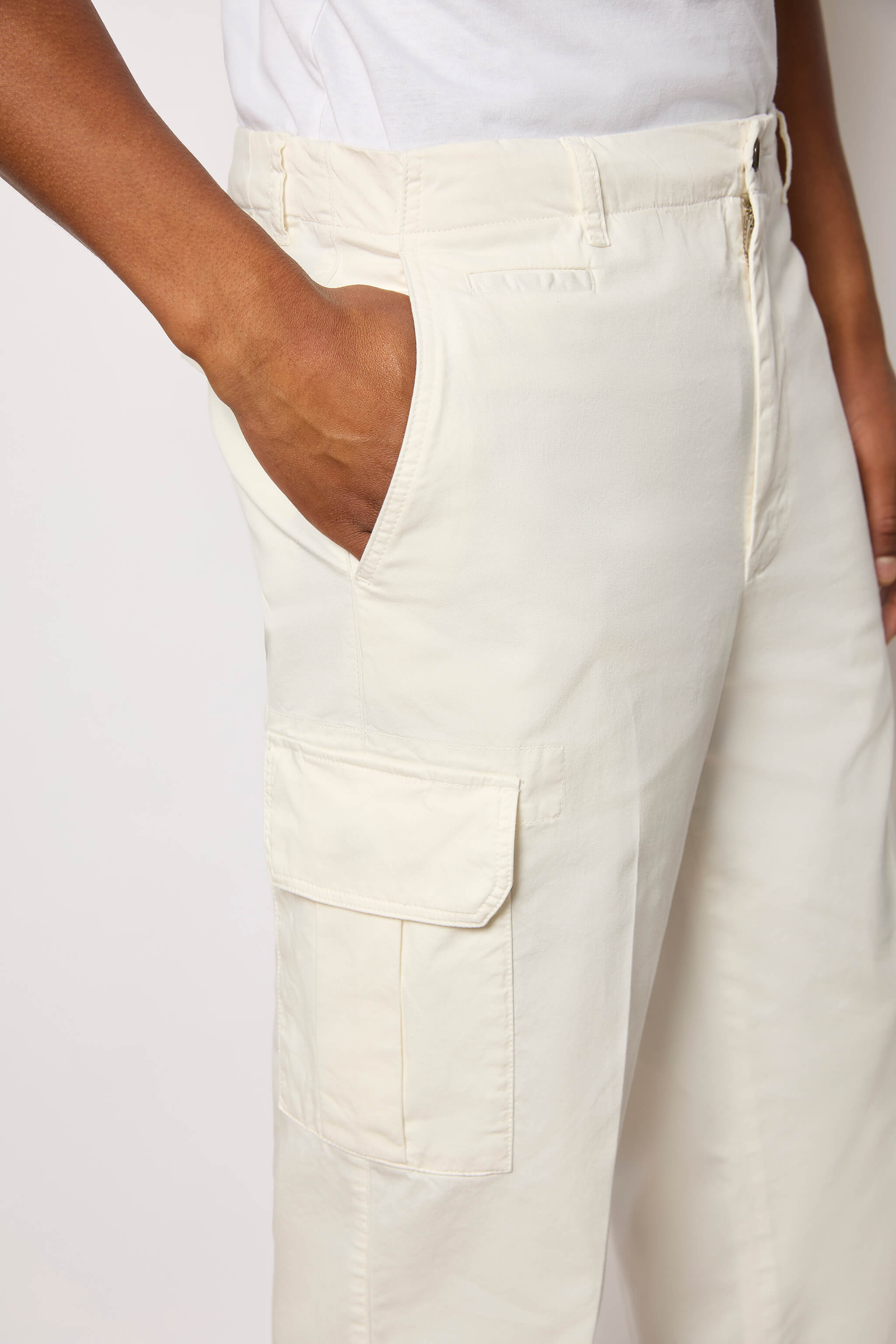 Garment-dyed CARGO pants - ivory