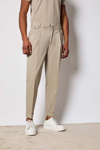 Garment-dyed miles pants beige