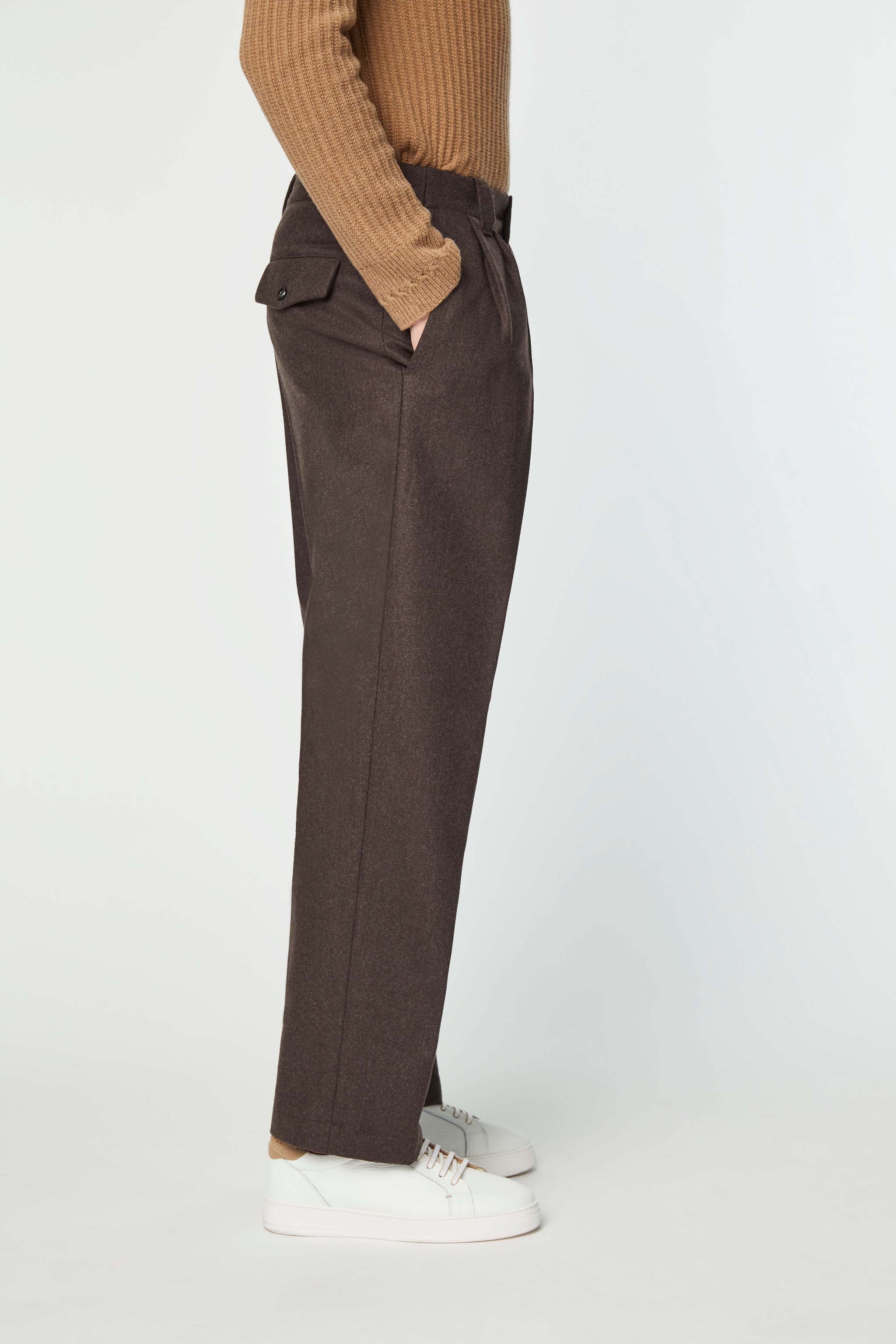 Untreated MARK pants in brown