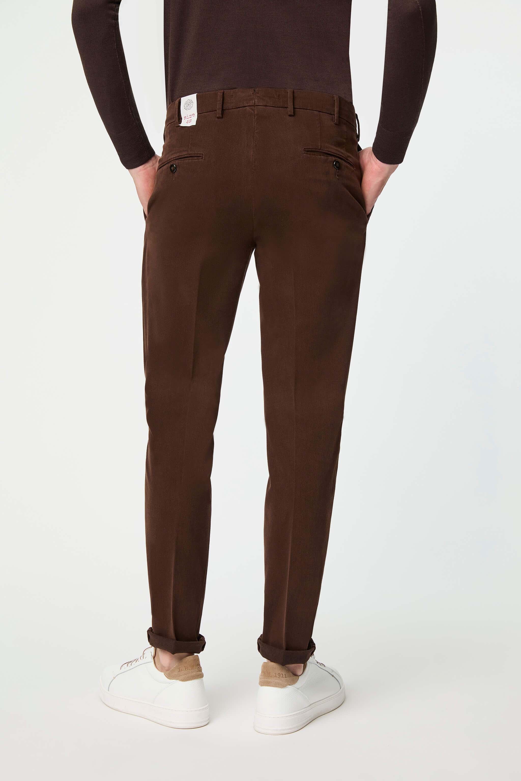 Garment-dyed MUDDY pants in brown