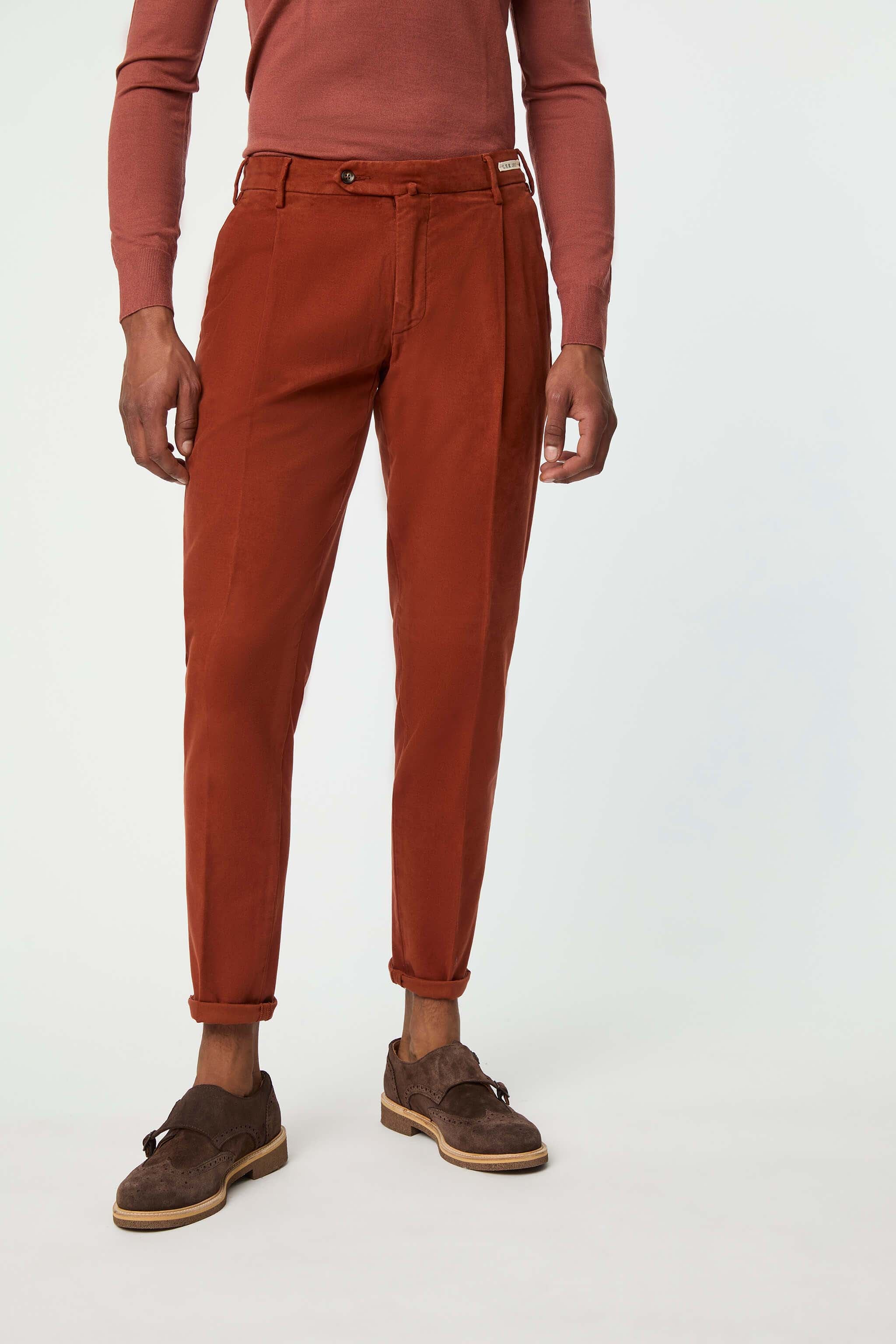 Garment-dyed MUDDY pants in rust orange