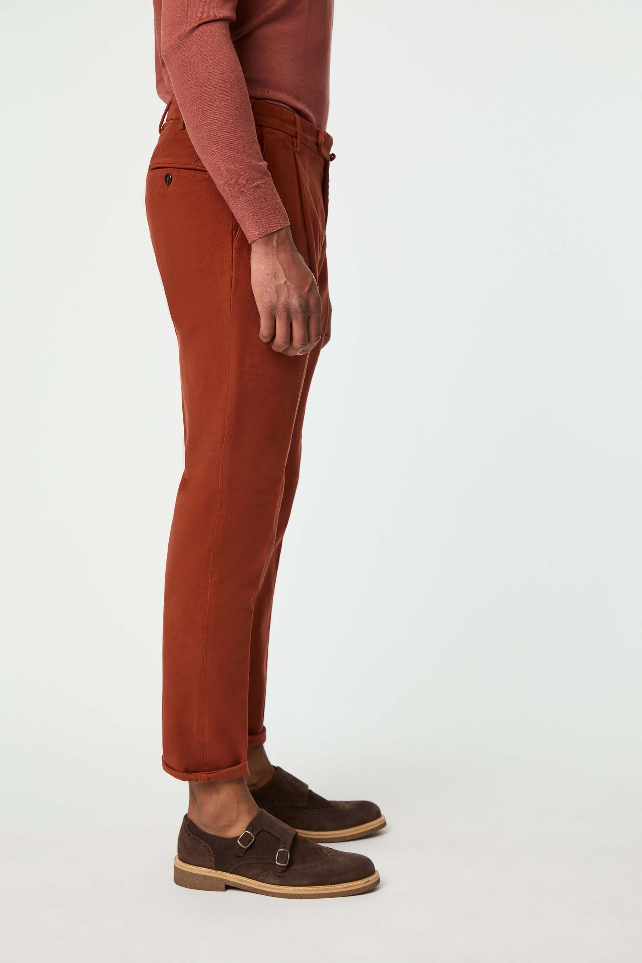 Garment-dyed MUDDY pants in rust orange