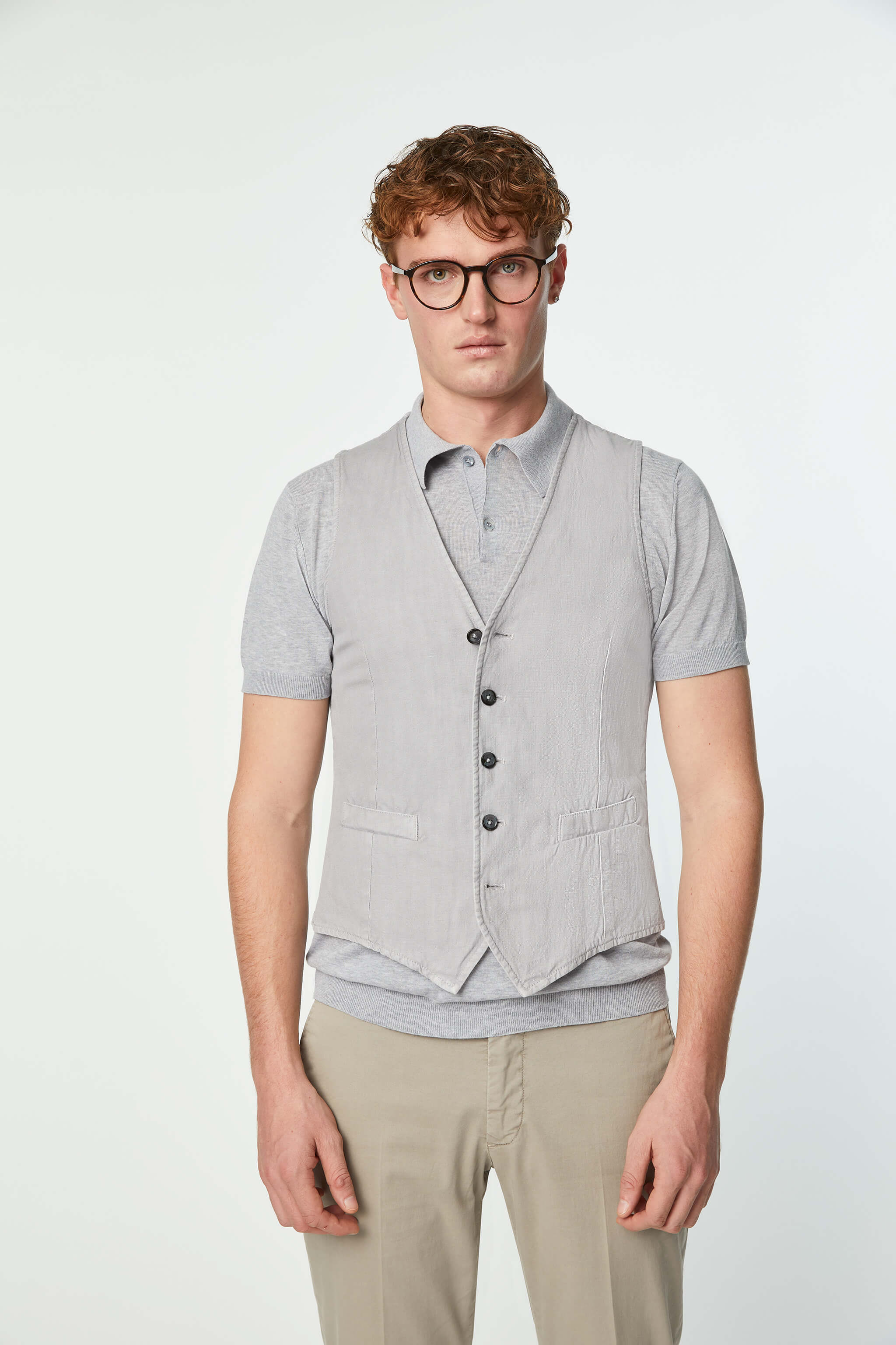 Garment-dyed MIKE vest in Gray