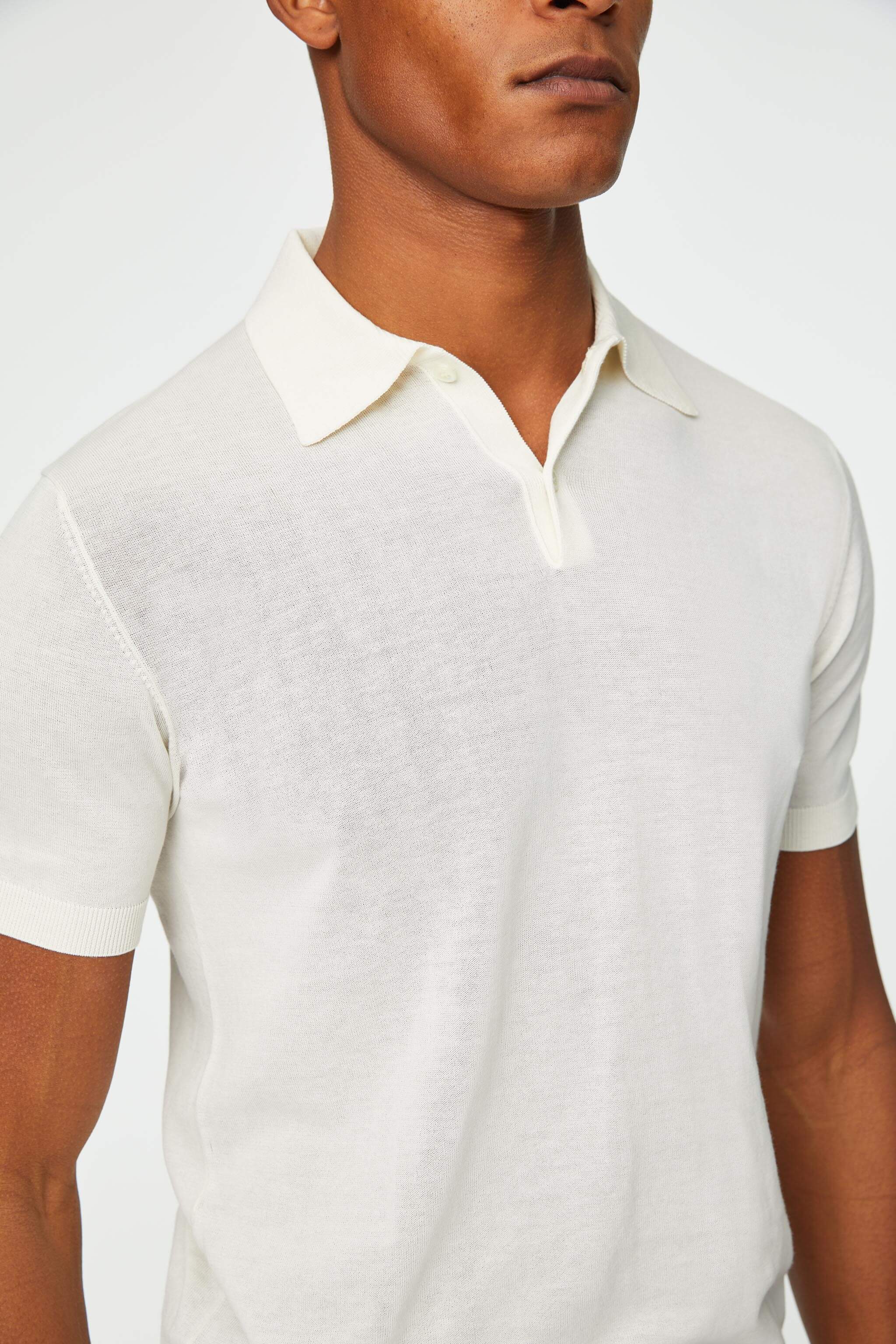Short-sleeve knit Polo in milky white