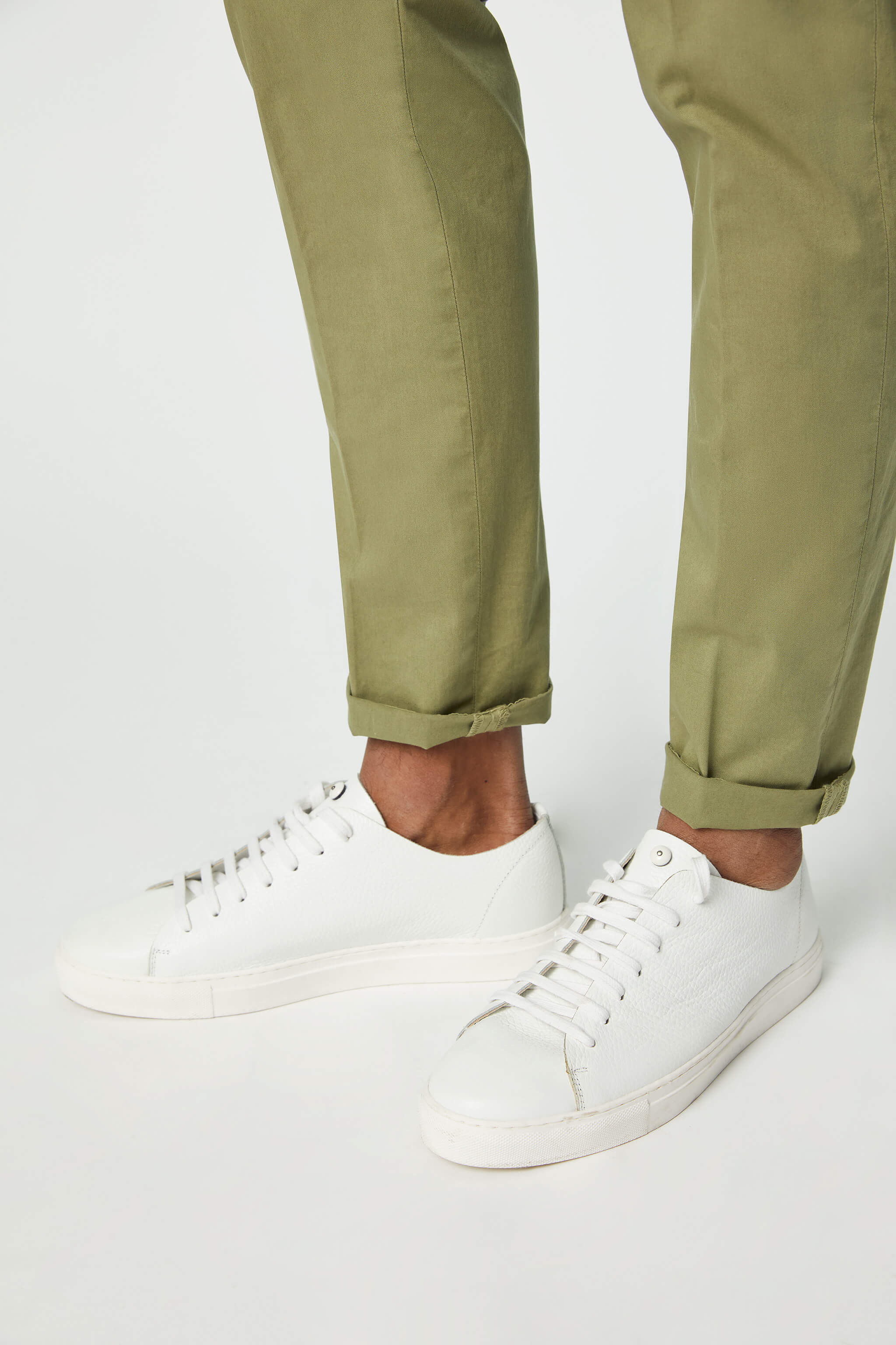 Garment-dyed MUDDY pants in Green