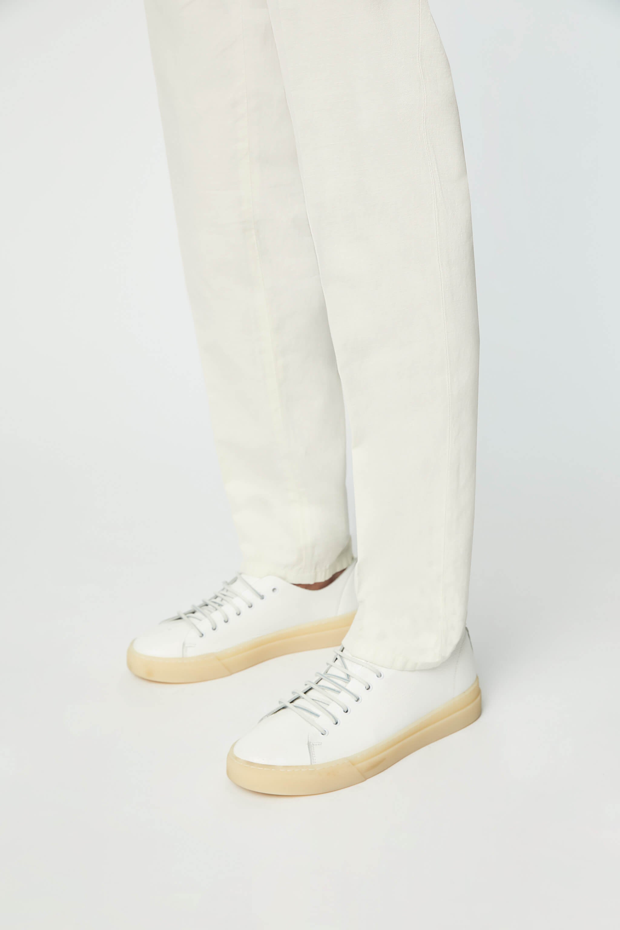Garment-dyed ELTON pants in White