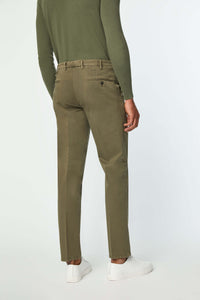 Garment-dyed michael pants in army green dark green