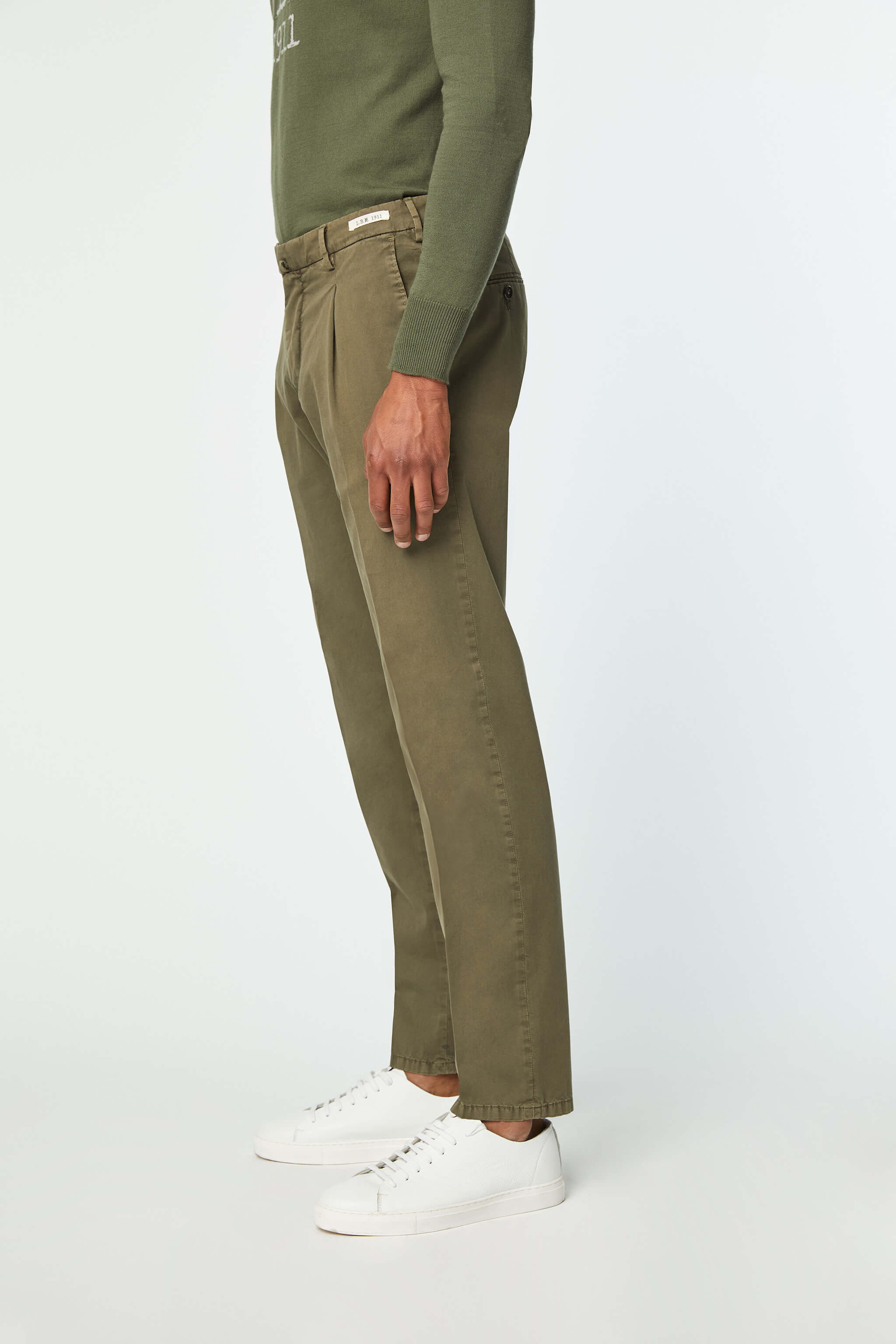 Garment-dyed MICHAEL pants in army Green