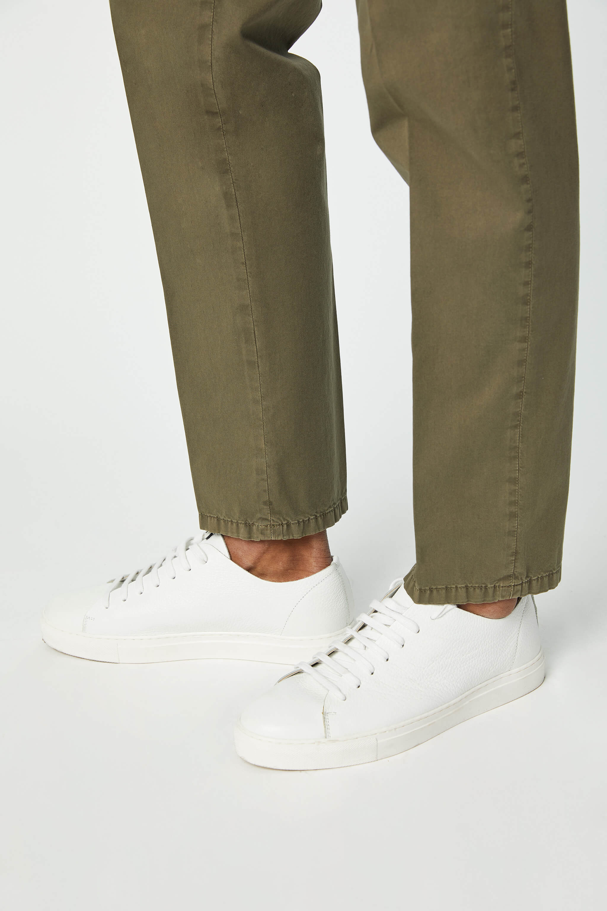 Garment-dyed MICHAEL pants in army Green